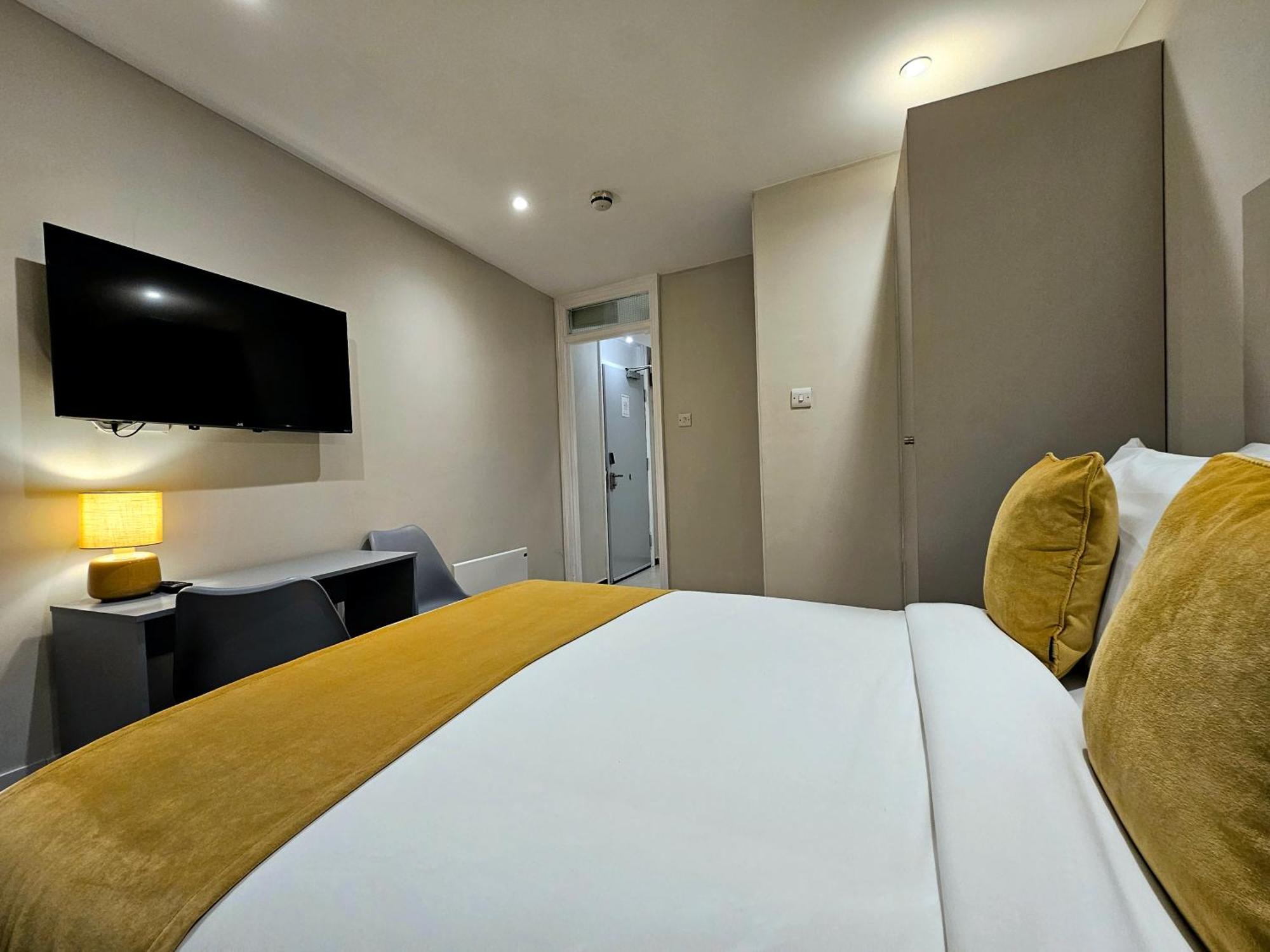 Boka Earls Court Hotel London Room photo