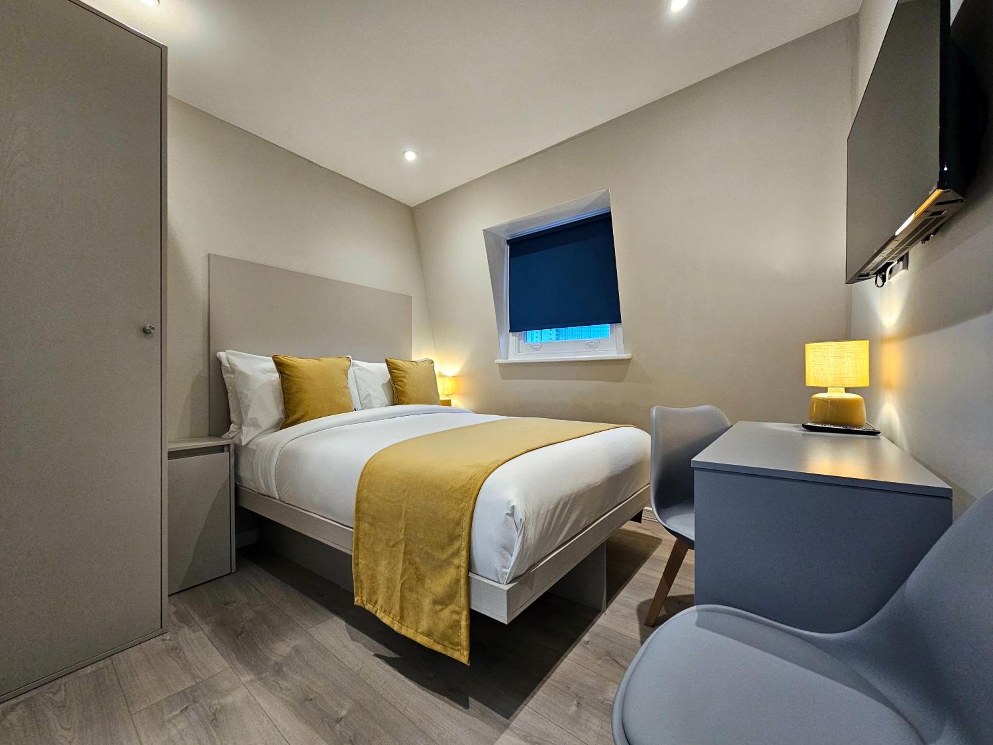 Boka Earls Court Hotel London Room photo